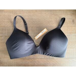 NWT - Skims Wireless Form T-Shirt Bra Size 38C Black Comfortable Back Closure